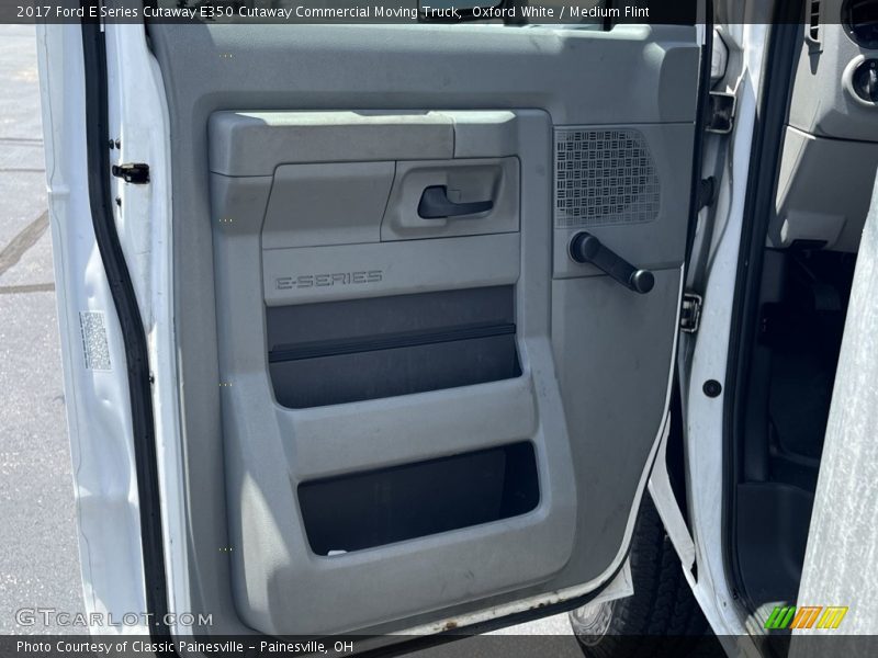 Oxford White / Medium Flint 2017 Ford E Series Cutaway E350 Cutaway Commercial Moving Truck