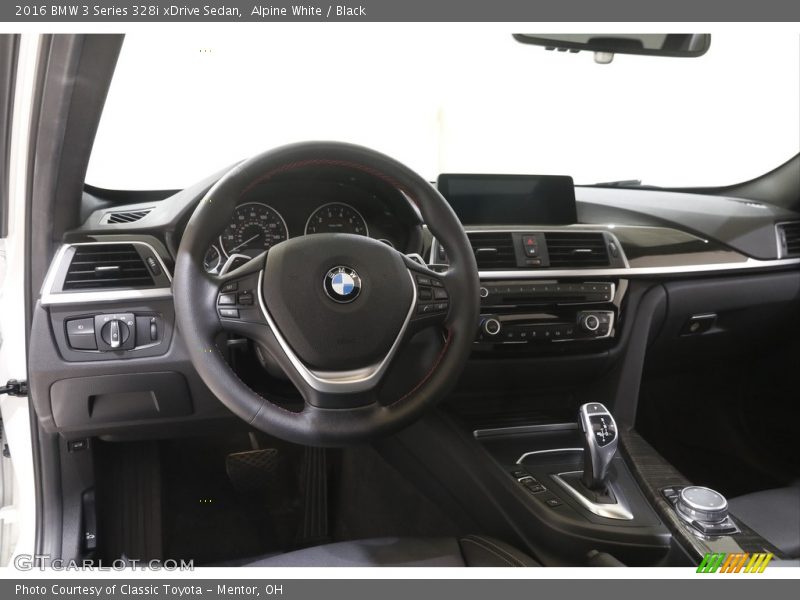 Alpine White / Black 2016 BMW 3 Series 328i xDrive Sedan