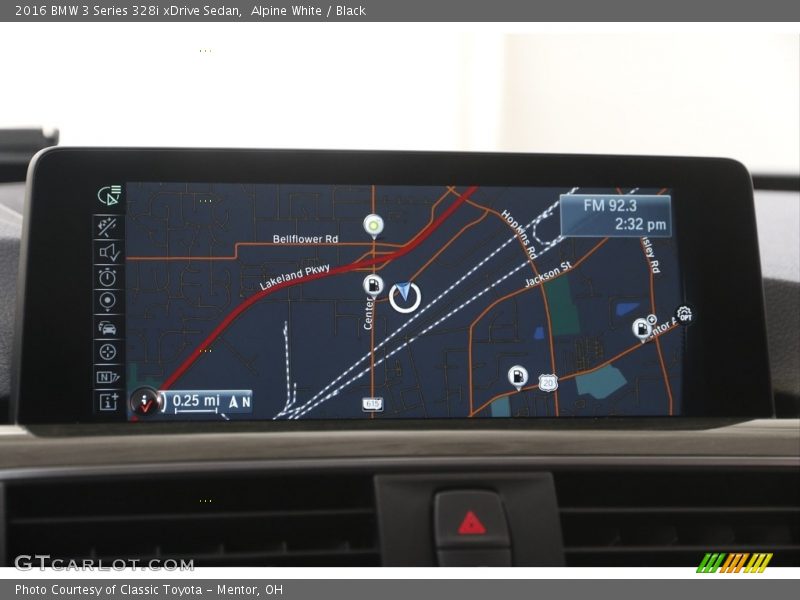 Alpine White / Black 2016 BMW 3 Series 328i xDrive Sedan