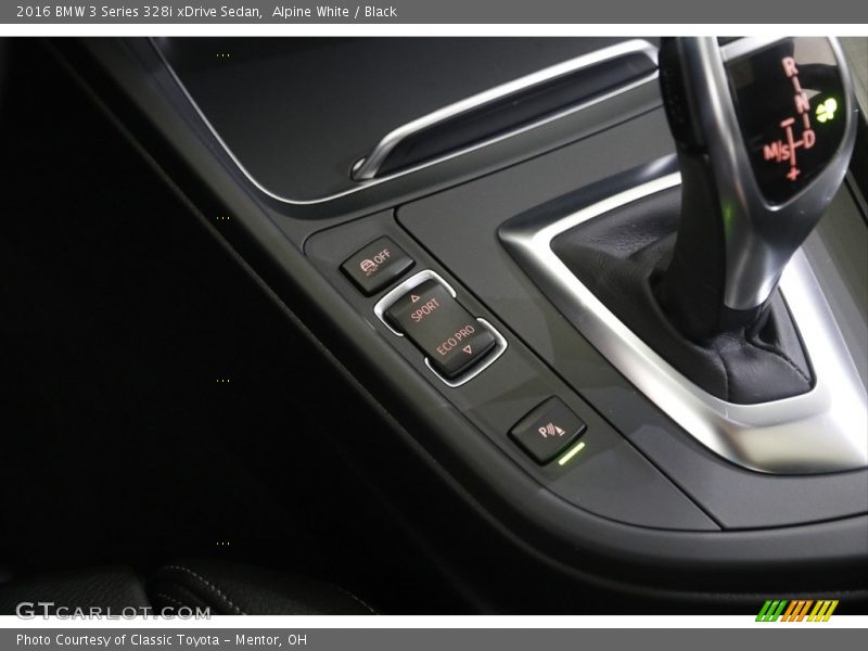 Alpine White / Black 2016 BMW 3 Series 328i xDrive Sedan