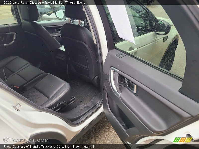Fuji White / Ebony 2019 Land Rover Discovery Sport SE