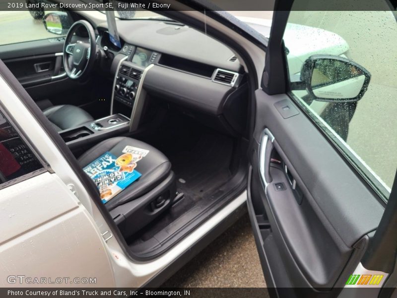 Fuji White / Ebony 2019 Land Rover Discovery Sport SE