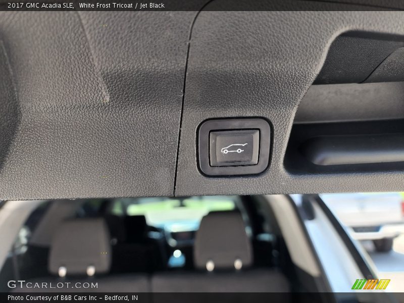 White Frost Tricoat / Jet Black 2017 GMC Acadia SLE