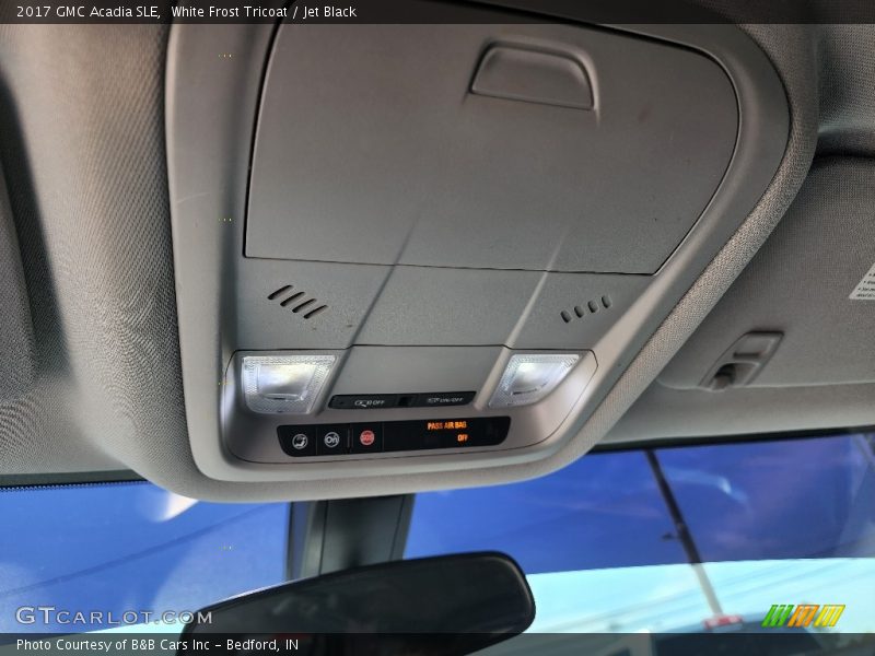 White Frost Tricoat / Jet Black 2017 GMC Acadia SLE