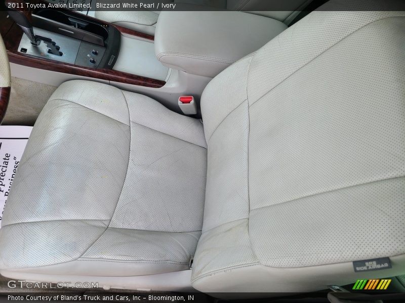 Blizzard White Pearl / Ivory 2011 Toyota Avalon Limited