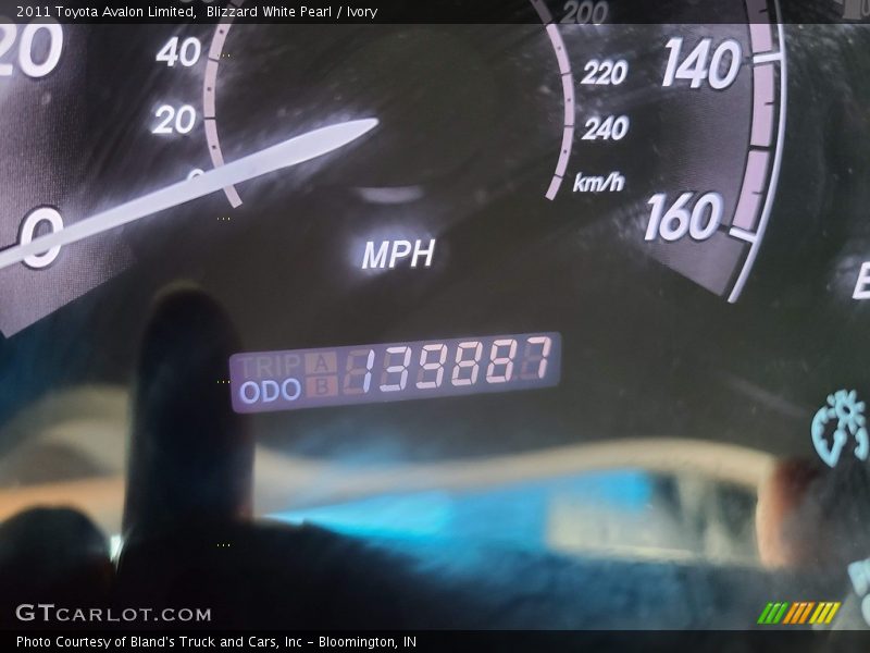 Blizzard White Pearl / Ivory 2011 Toyota Avalon Limited