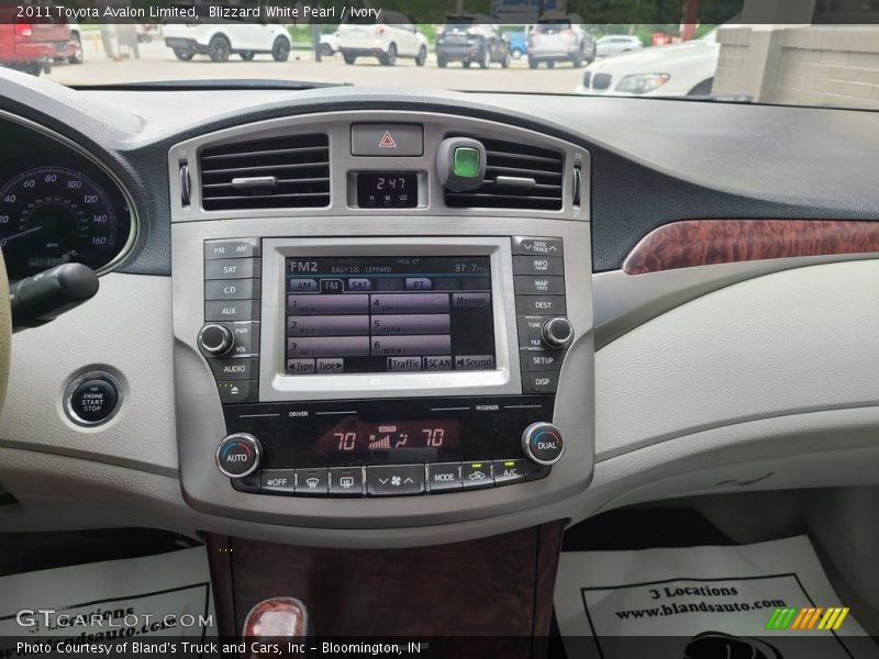 Blizzard White Pearl / Ivory 2011 Toyota Avalon Limited