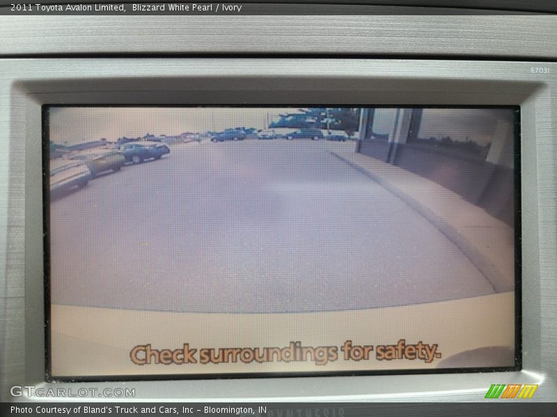 Blizzard White Pearl / Ivory 2011 Toyota Avalon Limited