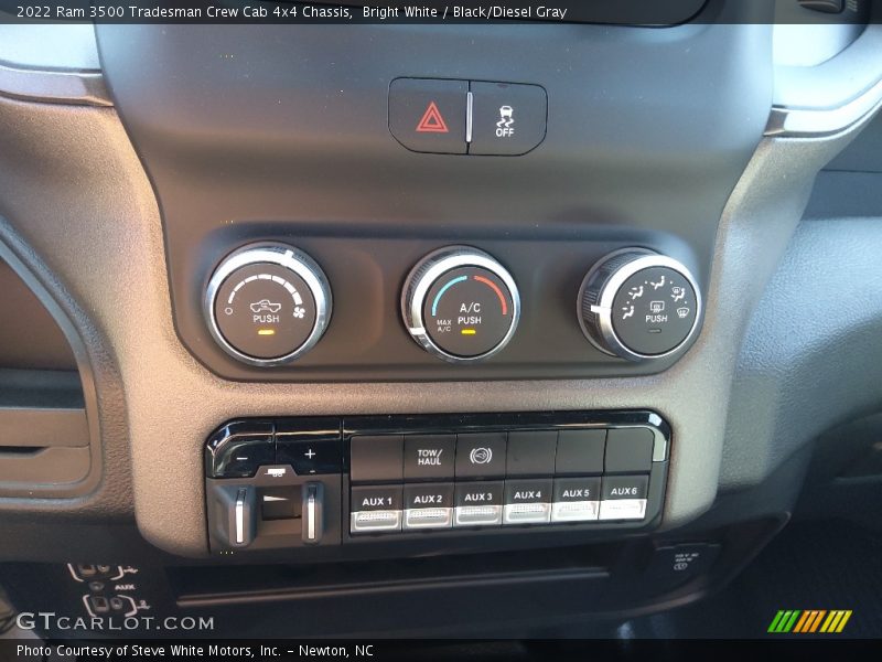 Bright White / Black/Diesel Gray 2022 Ram 3500 Tradesman Crew Cab 4x4 Chassis