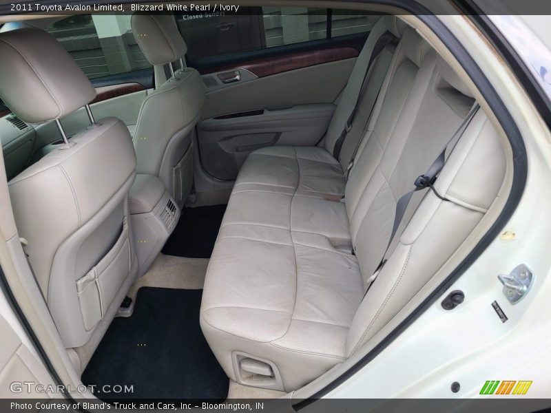 Blizzard White Pearl / Ivory 2011 Toyota Avalon Limited