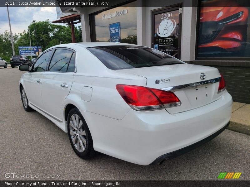 Blizzard White Pearl / Ivory 2011 Toyota Avalon Limited