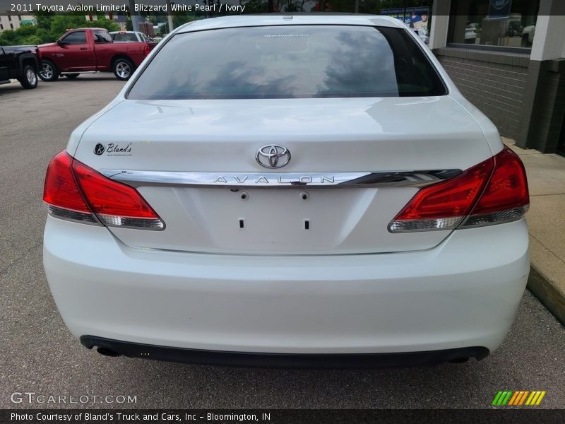 Blizzard White Pearl / Ivory 2011 Toyota Avalon Limited