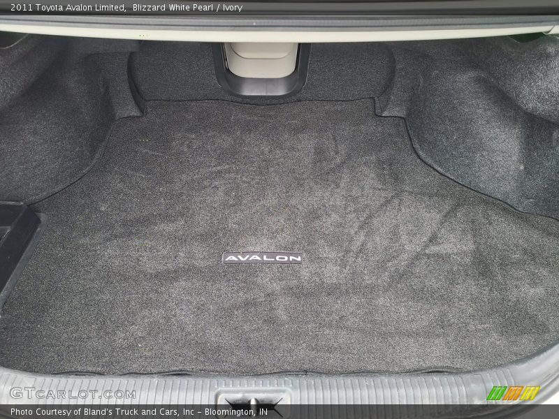 Blizzard White Pearl / Ivory 2011 Toyota Avalon Limited