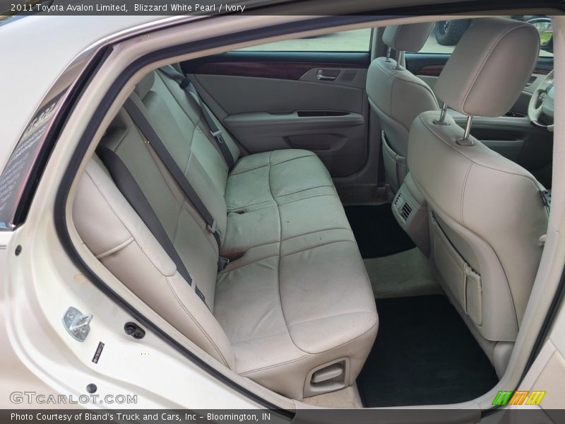Blizzard White Pearl / Ivory 2011 Toyota Avalon Limited