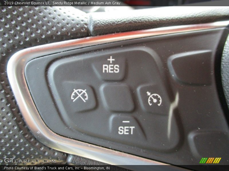 Sandy Ridge Metallic / Medium Ash Gray 2019 Chevrolet Equinox LT