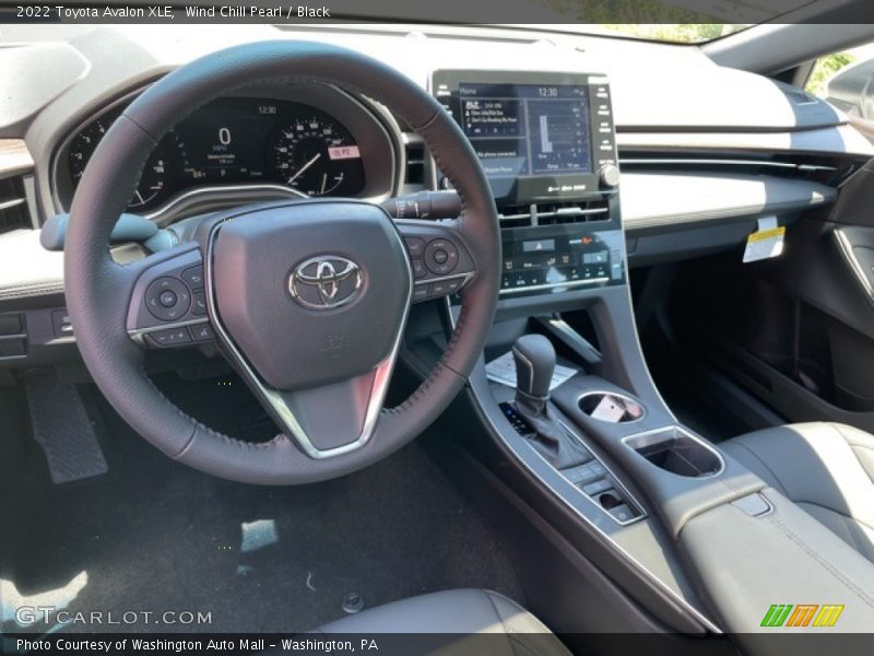 Dashboard of 2022 Avalon XLE