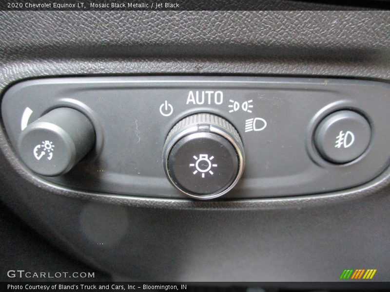 Mosaic Black Metallic / Jet Black 2020 Chevrolet Equinox LT