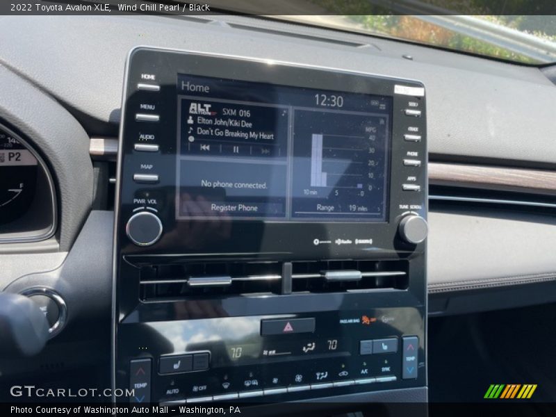 Controls of 2022 Avalon XLE