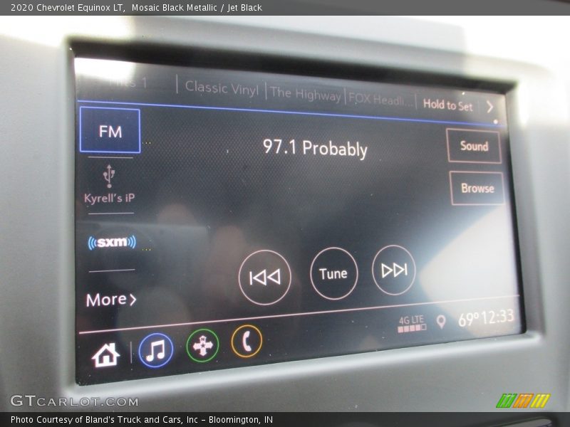 Mosaic Black Metallic / Jet Black 2020 Chevrolet Equinox LT