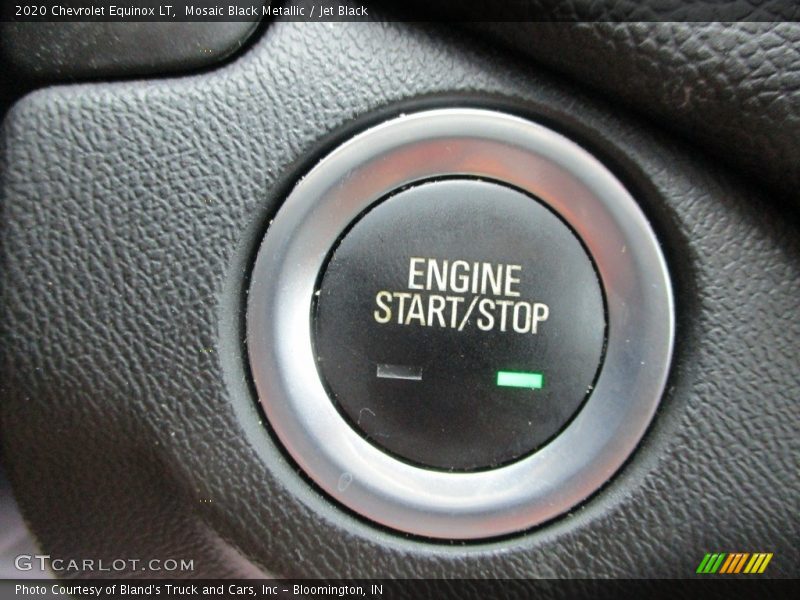 Mosaic Black Metallic / Jet Black 2020 Chevrolet Equinox LT