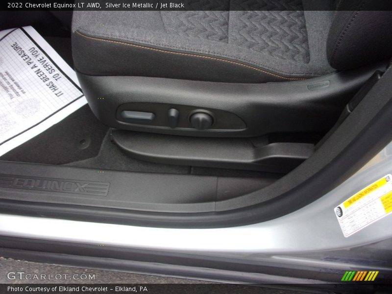 Silver Ice Metallic / Jet Black 2022 Chevrolet Equinox LT AWD