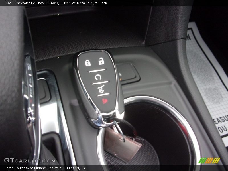 Silver Ice Metallic / Jet Black 2022 Chevrolet Equinox LT AWD