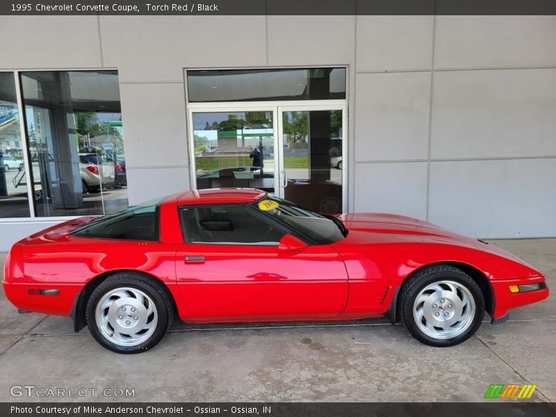 Torch Red / Black 1995 Chevrolet Corvette Coupe