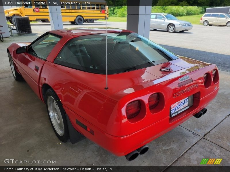 Torch Red / Black 1995 Chevrolet Corvette Coupe