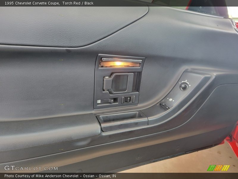 Torch Red / Black 1995 Chevrolet Corvette Coupe