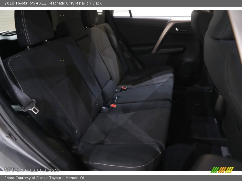 Magnetic Gray Metallic / Black 2018 Toyota RAV4 XLE