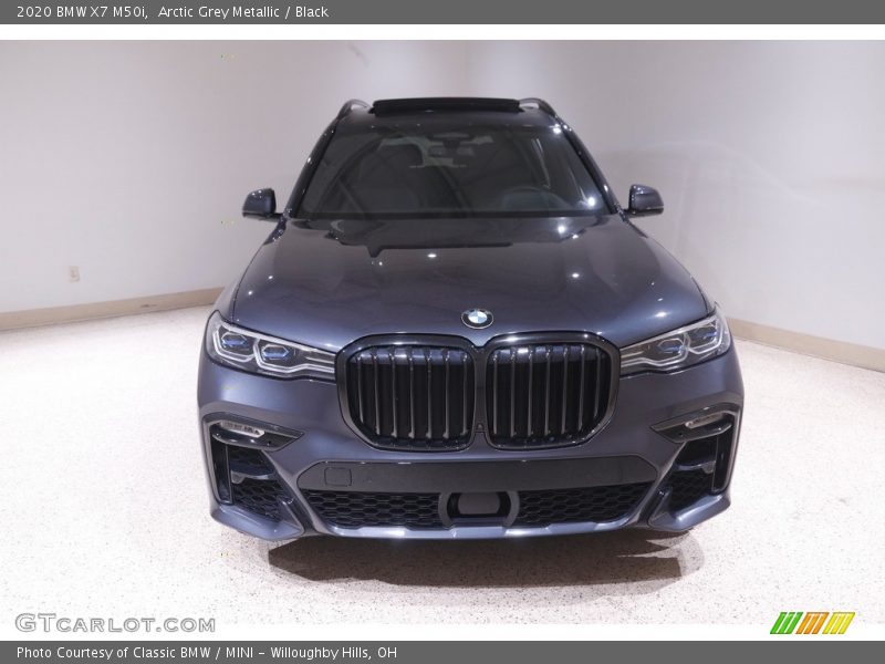 Arctic Grey Metallic / Black 2020 BMW X7 M50i