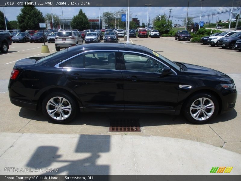 Agate Black / Dune 2019 Ford Taurus SEL AWD