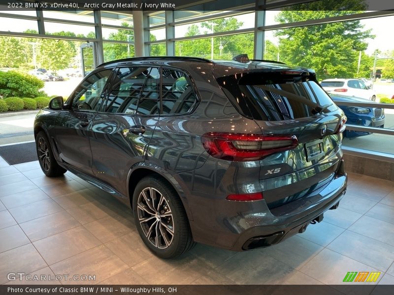 Arctic Gray Metallic / Ivory White 2022 BMW X5 xDrive40i