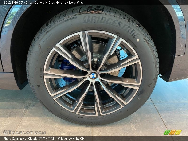Arctic Gray Metallic / Ivory White 2022 BMW X5 xDrive40i