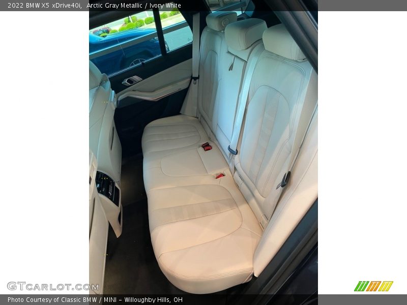 Arctic Gray Metallic / Ivory White 2022 BMW X5 xDrive40i