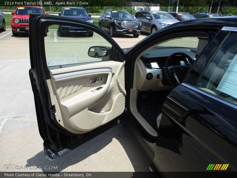 Agate Black / Dune 2019 Ford Taurus SEL AWD