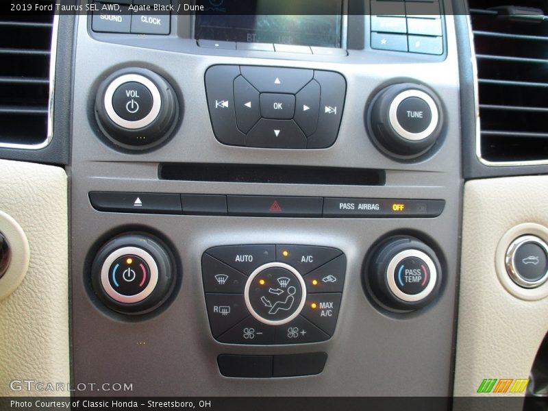 Agate Black / Dune 2019 Ford Taurus SEL AWD