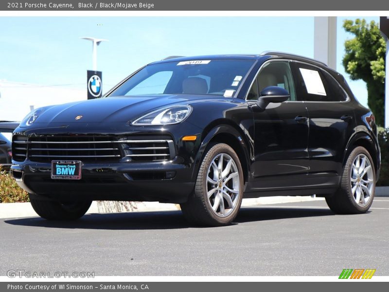 Front 3/4 View of 2021 Cayenne 