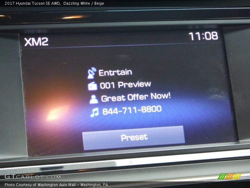 Dazzling White / Beige 2017 Hyundai Tucson SE AWD