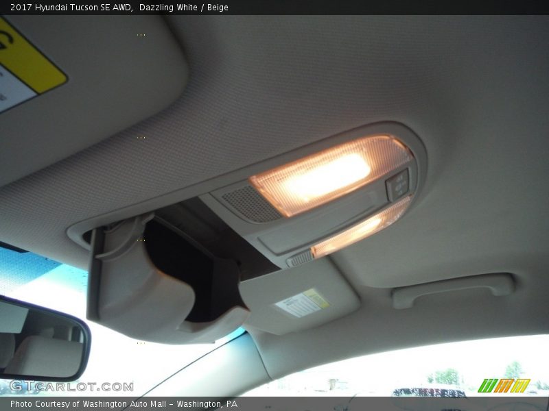 Dazzling White / Beige 2017 Hyundai Tucson SE AWD