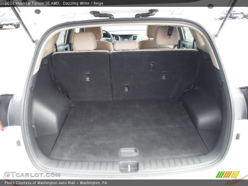 Dazzling White / Beige 2017 Hyundai Tucson SE AWD