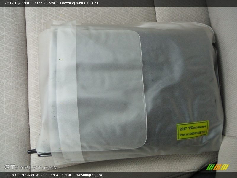 Dazzling White / Beige 2017 Hyundai Tucson SE AWD