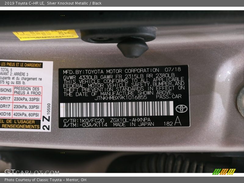 Silver Knockout Metallic / Black 2019 Toyota C-HR LE