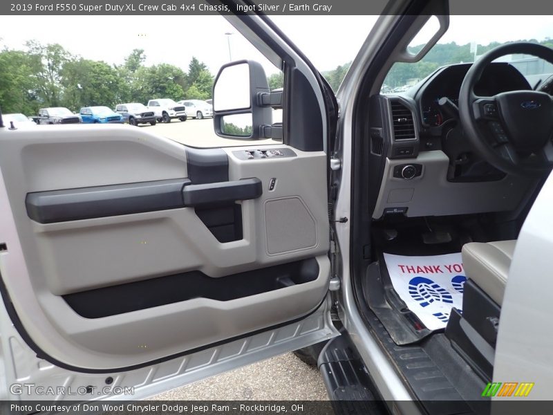 Ingot Silver / Earth Gray 2019 Ford F550 Super Duty XL Crew Cab 4x4 Chassis