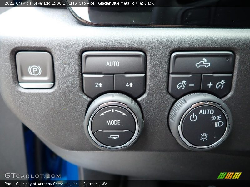 Controls of 2022 Silverado 1500 LT Crew Cab 4x4