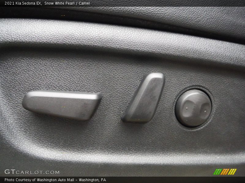 Snow White Pearl / Camel 2021 Kia Sedona EX