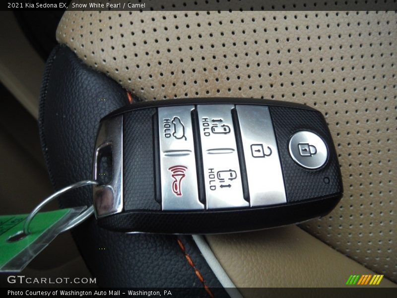 Snow White Pearl / Camel 2021 Kia Sedona EX