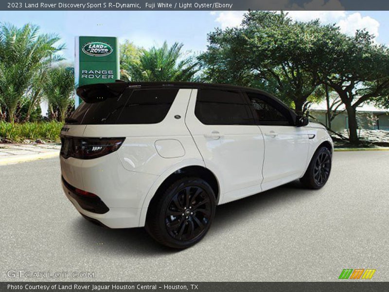 Fuji White / Light Oyster/Ebony 2023 Land Rover Discovery Sport S R-Dynamic