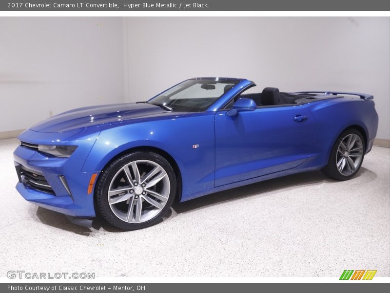 Front 3/4 View of 2017 Camaro LT Convertible