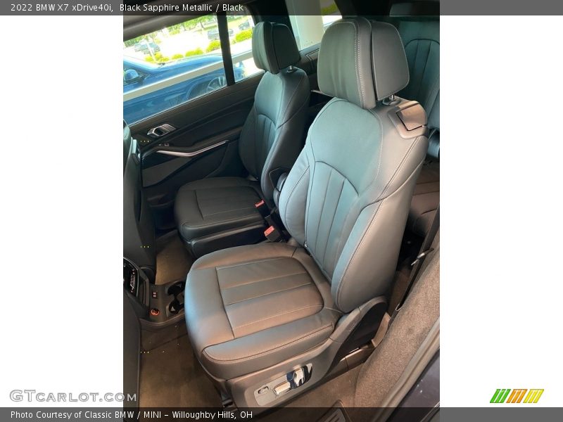 Black Sapphire Metallic / Black 2022 BMW X7 xDrive40i